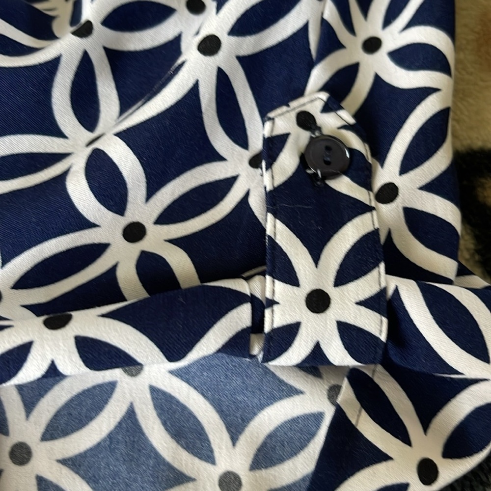 Elements - Navy and White Geometric Women's Top - size L - Picture 7 of 9